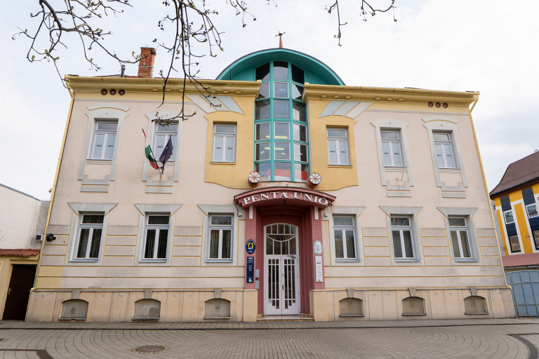 MCC-Pécs-2025-04-01-épület-14_websize.jpg